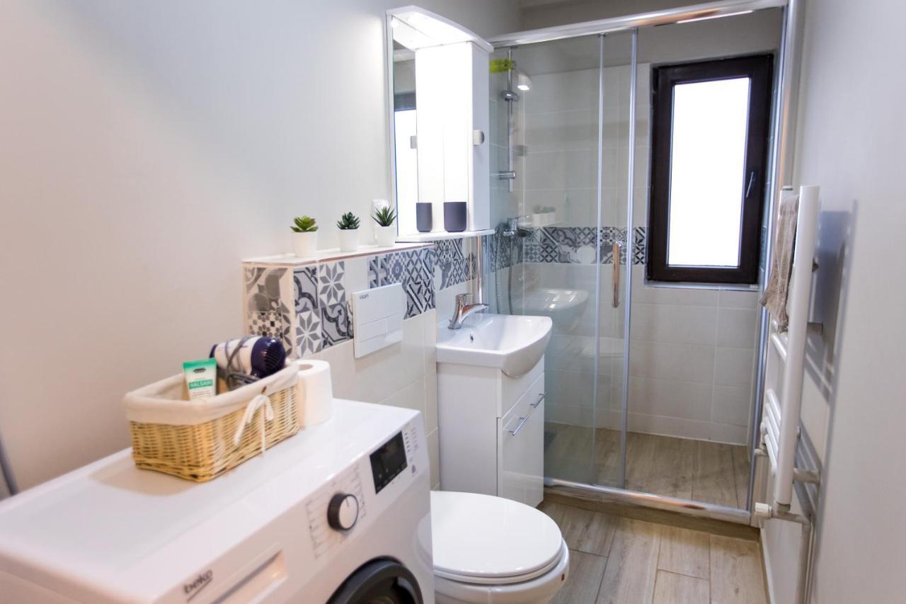Travel Homzzz Central Apartments - Tusnad Targu-Mures Bagian luar foto