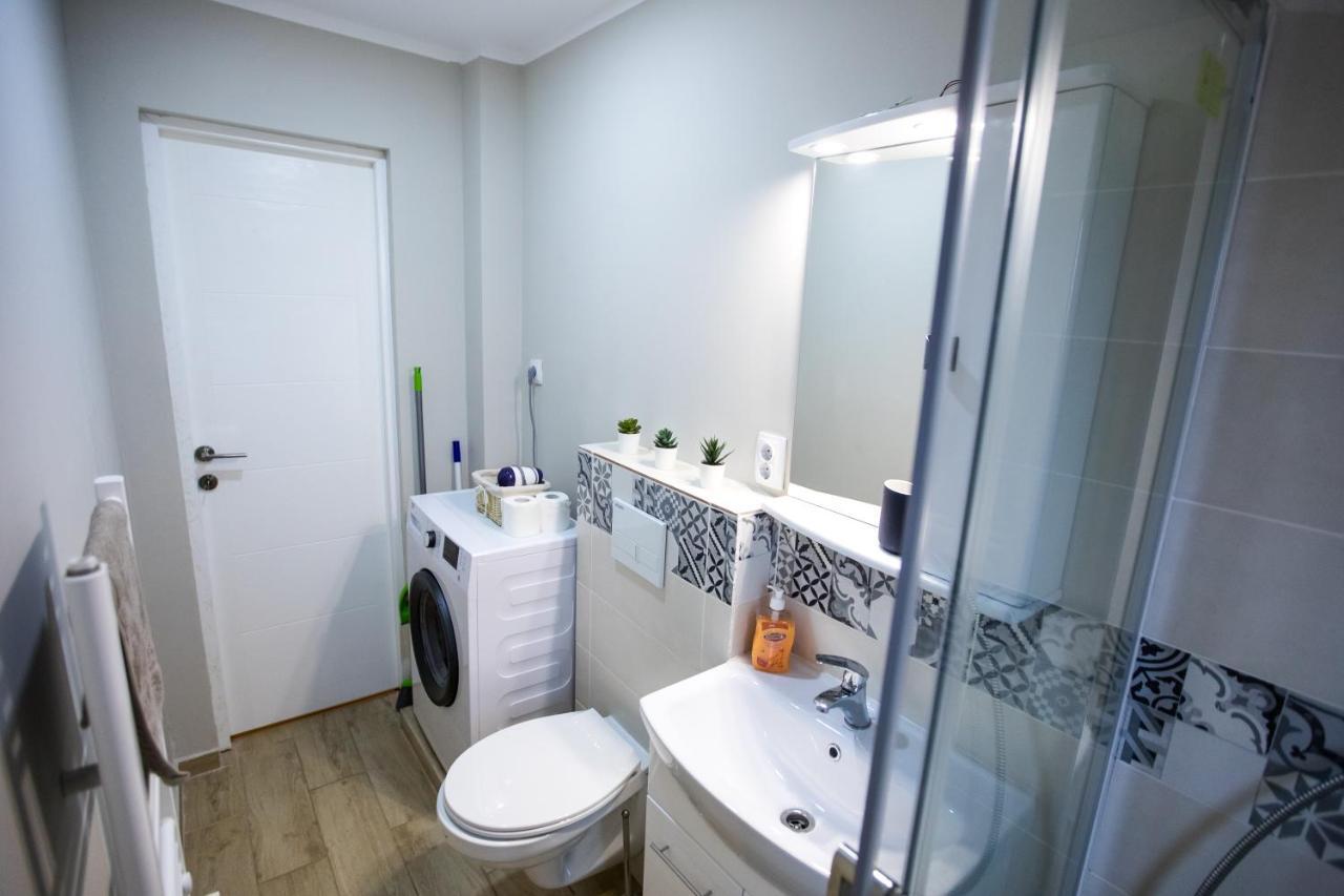 Travel Homzzz Central Apartments - Tusnad Targu-Mures Bagian luar foto